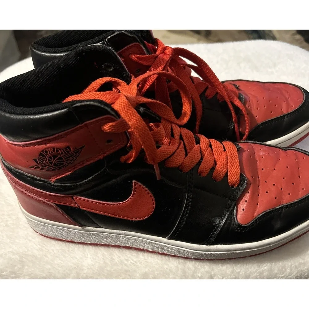 Air Jordan 1 Retro OG‎ 2013 High Bred Sneakers Size 9.5 Black Red